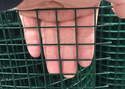 The production process of PVC welded wire mesh