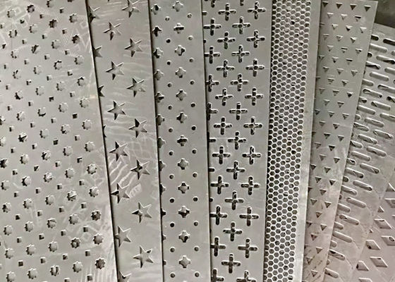 Diverse forme 304 Acciaio inossidabile Piastre perforate Pareti di costruzione personalizzate 0,5 mm-20 mm