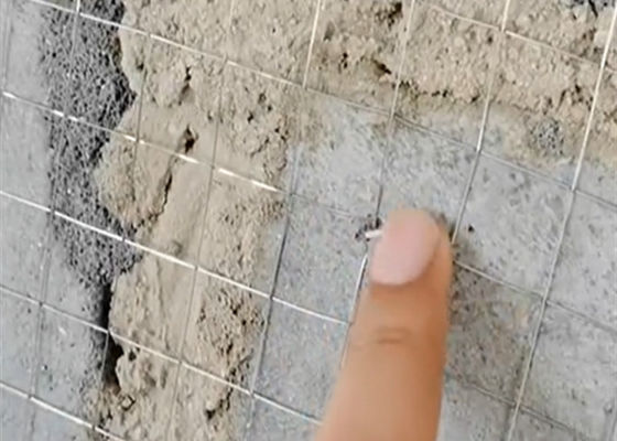 Galvanizzato prima della saldatura Antislip Concreto Saldato Griglia di filo pronta per la spedizione