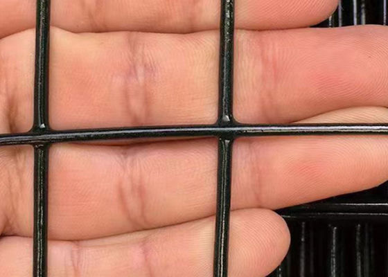 Corrosione resistente buco quadrato nero pannello di rete di filo rivestito in PVC personalizzabile per calcestruzzo